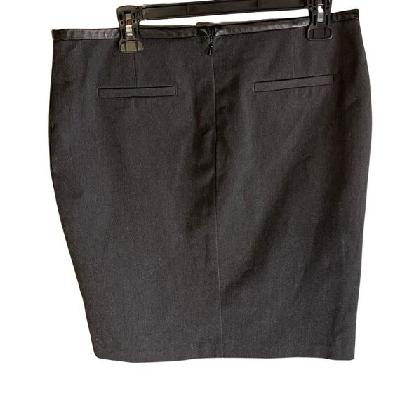 ECRU - Black Skirt  - Picture 4 of 4